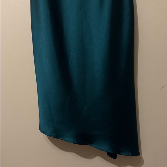 NWOT- Petal & Pup Cyprus Satin Slipdress, Emerald Green, size 14 - Picture 8 of 12